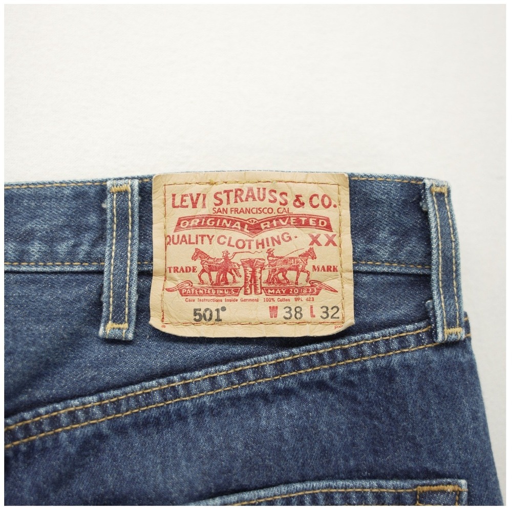 Levis 501 Vintage Y2K Jeans Mens 38x32 Medium Wash Blue Cotton‎ Button Fly 2004 - Picture 12 of 13